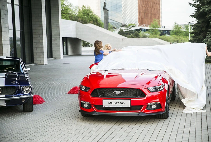 „Ford Mustang“ pristatymo vakarėlio akimirka