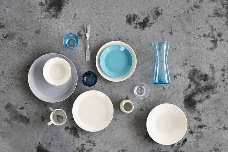 „Iittala“ gamintojo kolekcijos „Teema“ ir „Kartio“, dizaineris Kaj Franck (1958).