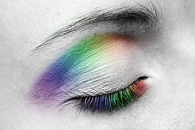 Ryšku ir drąsu – vaivorykštinės blakstienos. Kaip tokiomis pasipuošti?