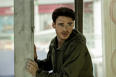 Richardas Maddenas filme „Bastilijos diena“