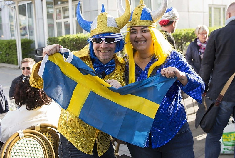 „Eurovizijos“ gerbėjų minia plūsta į „Globe“ areną