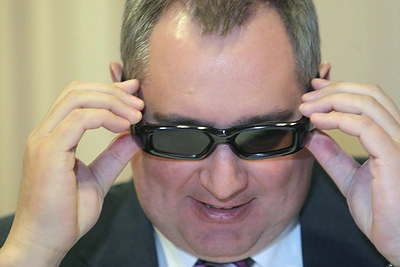 Nesėkmingai mėginęs pokštauti apie „Euroviziją“ Dmitrijus Rogozinas sulaukė atsakymo su keiksmažodžiu