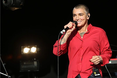 Dainininkė Sinead O'Connor atsivertė į islamą: pasikeitė net vardą