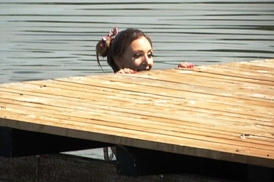 Dėl auksinio kadro Gerda Stiklickienė su visais drabužiais įvirto į tvenkinį