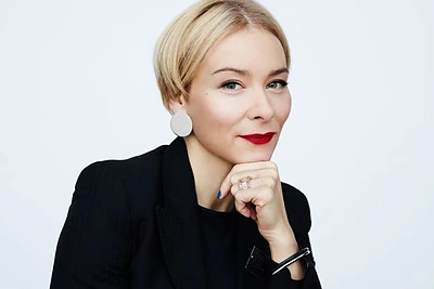 Netikėta menininkės Jurgos Lago nuomonė apie buvusios Seimo narės Gretos Kildišienės knygą