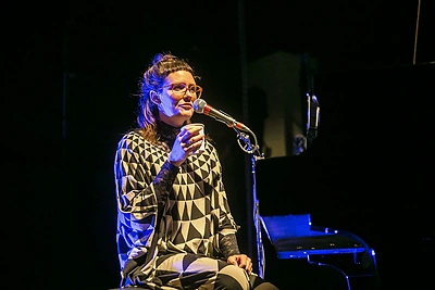 Islandiškos muzikos gūsis: lyriškoji Soley Vilniuje surengė svajingą koncertą