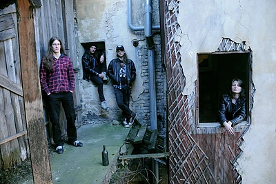 Paaiškėjo, kuriems lietuviams teko garbė apšildyti „Testament“ koncertą Vilniuje