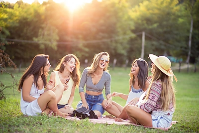 Toksiška moterų draugystė: kaip tapti gera drauge?