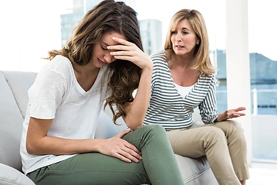 Slegianti meilė. Kaip sutarti su „sunkia“ mama?