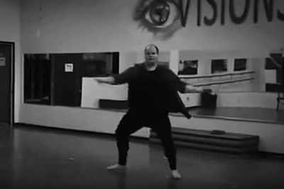 „Plus size“ baleto šokėjas laužo vyraujančius stereotipus