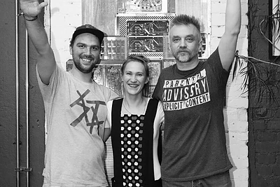 Andrius Mamontovas su „Panke“ savininkais Erika ir Justu