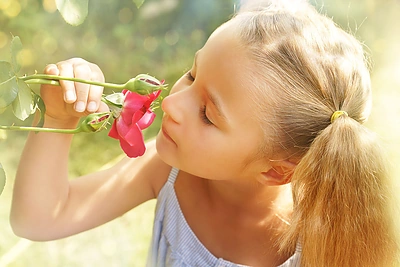 Saugios atostogos: kaip apsaugoti vaikus nuo apsinuodijimo augalais?