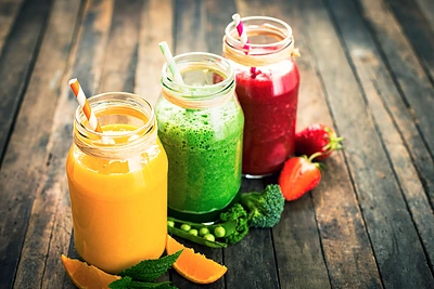 Ryškiaspalvių sulčių kokteilių receptai