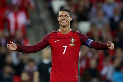 Cristiano Ronaldo kivirčo metu su kitu futbolininku išrėžė: „Taip, aš gėjus, bet labai turtingas“