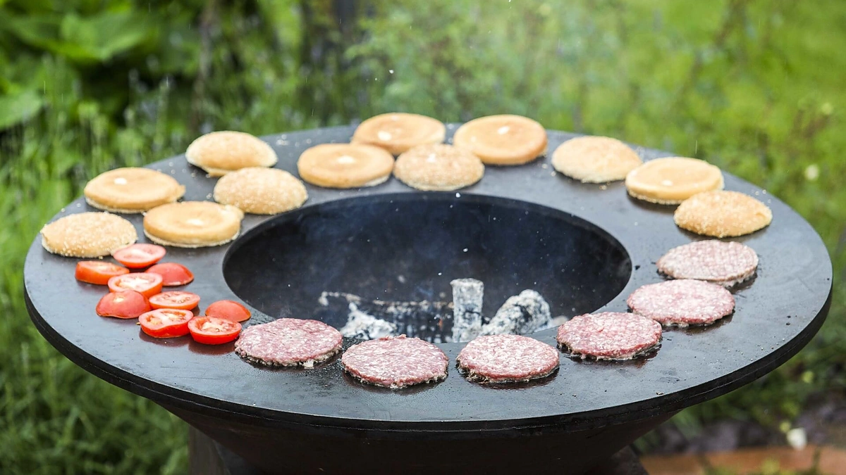 Gamtoje kepti burgeriai