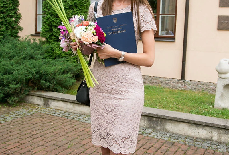 Linai Anušauskienei įteiktas magistro diplomas
