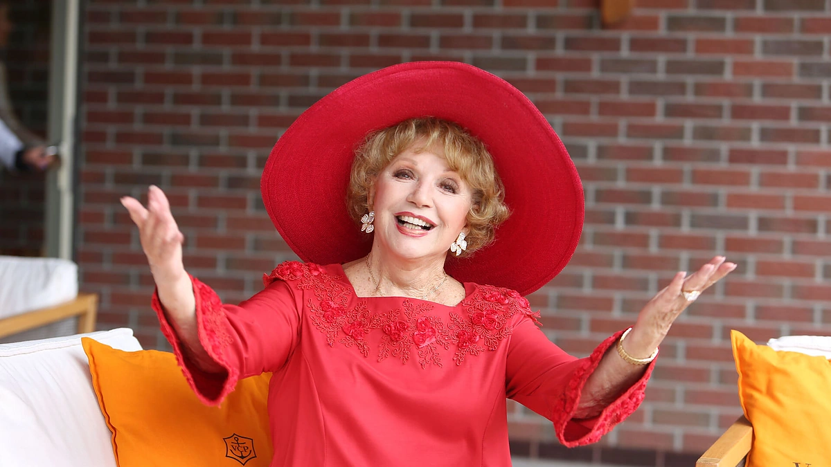 Ruta Lee