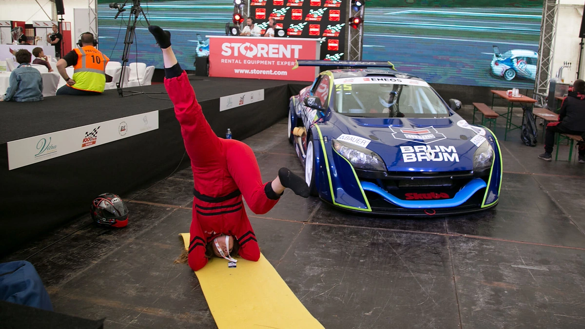 Aktorių performansas „ENEOS 1006 km“ lenktynėse