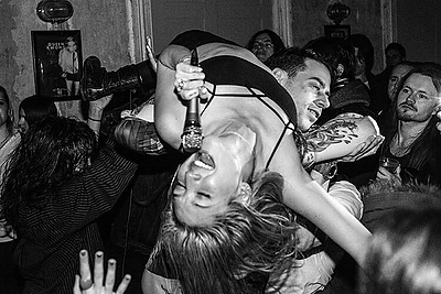 „Roko naktų“ žvaigždės „Queen Kwong“ reikalauja katės: padėkite išrinkti