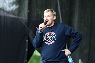 „Humoro klubo“ pasirodymo „Granatose“ akimirka