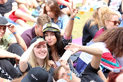 „Humoro klubo“ pasirodymo „Granatose“ akimirka