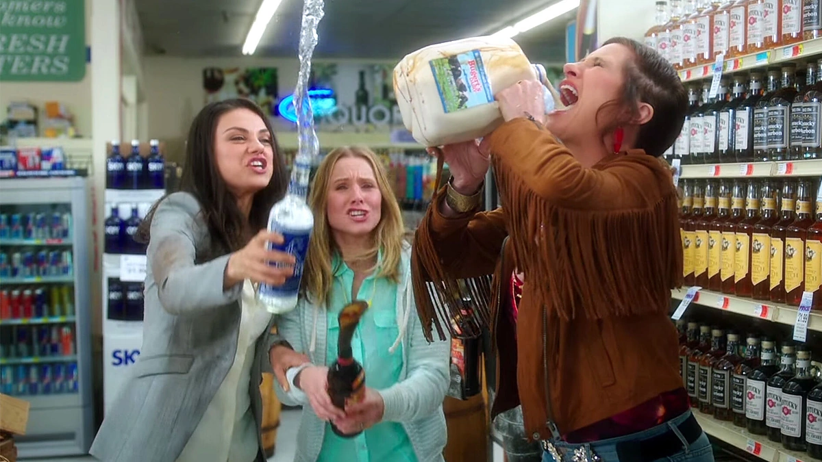 Mila Kunis, Kristen Bell ir Kathryn Hahn komedijoje „Blogos mamos“