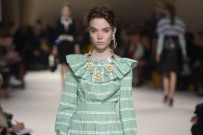 „Miu Miu“ 2015 m. rudens kolekcijos modelis