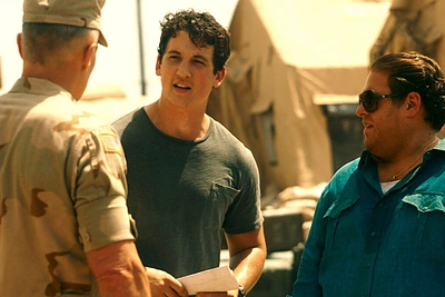 Milesas Telleris ir Jonah Hillas komedijoje „Karo šunys“