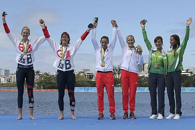 Milda Valčiukaitė ir Donata Vištartaitė