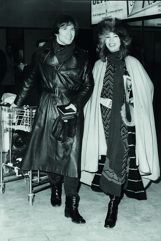 Talitha su Rudolfu Nurejevu Londono oro uoste, 1970