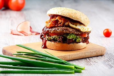 Įdomiausi mėsainiai pasaulyje. Pravers net spurga bei klevų sirupas!