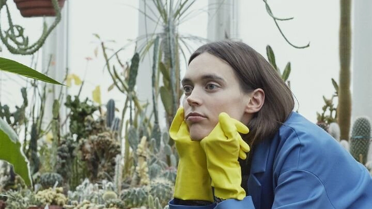 D.EFECT 2016 m. rudens-žiemos kolekcijos modelis