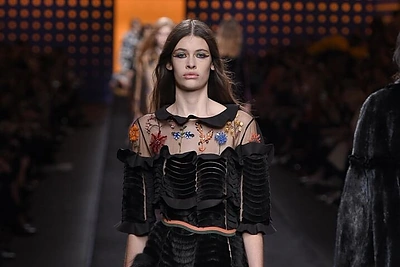 „Fendi“ 2016 m. rudens-žiemos kolekcijos modelis