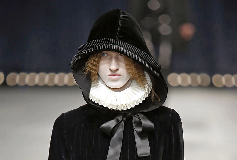 „Veronique Branquinho“ 2016 m. rudens-žiemos kolekcijos modelis