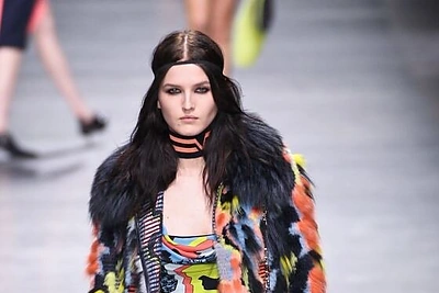 „Versace“ 2016 m. rudens-žiemos kolekcijos modelis