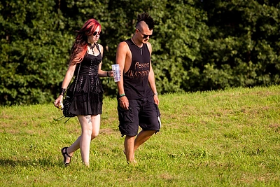 Festivalio „Mėnuo juodaragis“ dalyviai ir žiūrovai