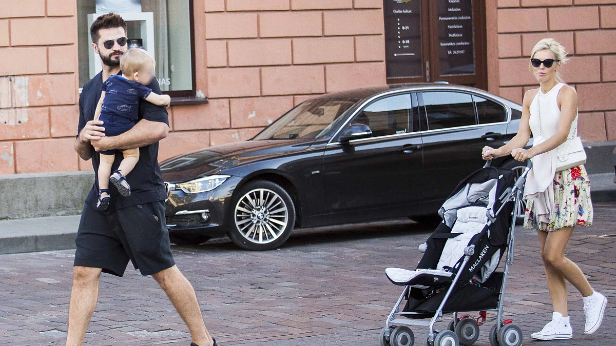 Linas Kleiza su žmona Agneta ir sūnumi