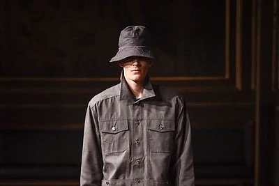 Asger Juel Larsen kolekcijos „Burned not Fried“ modelis