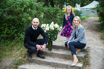 Baumilų dukra Smiltė Rugsėjo 1-ajai pati išsirinko suknelę ir užtikrino – ji pasiruošusi