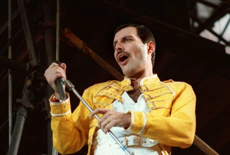 Freddie Mercury (1986 m.)