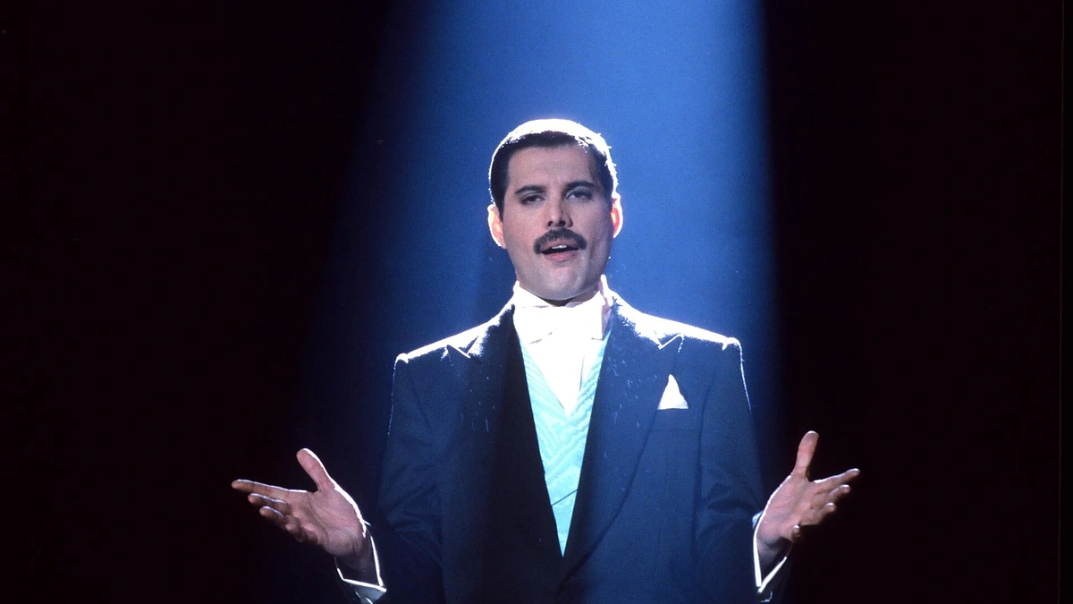 Freddie Mercury (1986 m.)