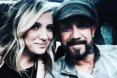 „Backstreet Boys“ narys A.J.McLeanas su žmona laukia šeimos pagausėjimo