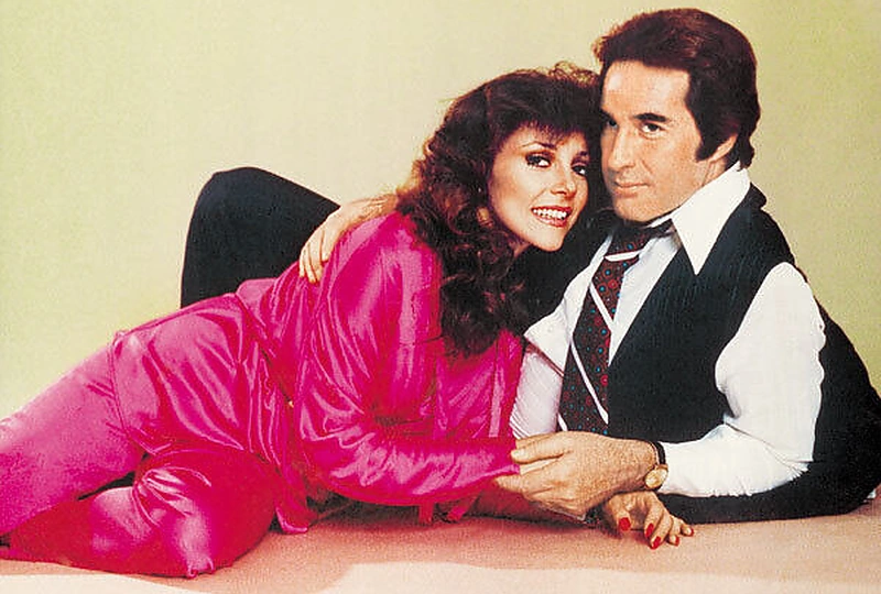 „Ir turtuoliai verkia“ aktoriai Rogelio Guerra ir Veronica Castro (1979 m.)