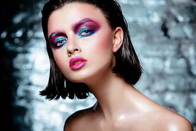 Lūpų dažų tendencijos: spalvos, nebijančioms rizikuoti