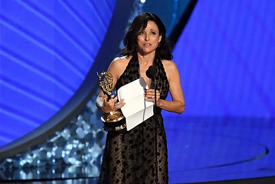 „Emmy“ laureatės Julios Louis-Dreyfus džiaugsmas ir skausmas: apdovanojimą gavo 2 dienos po tėvo mirties