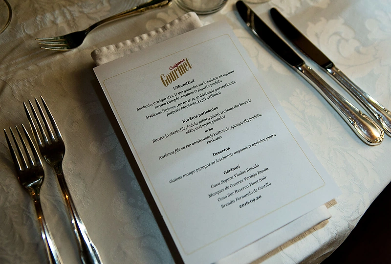 Gurmaniškos vakarienės akimirka