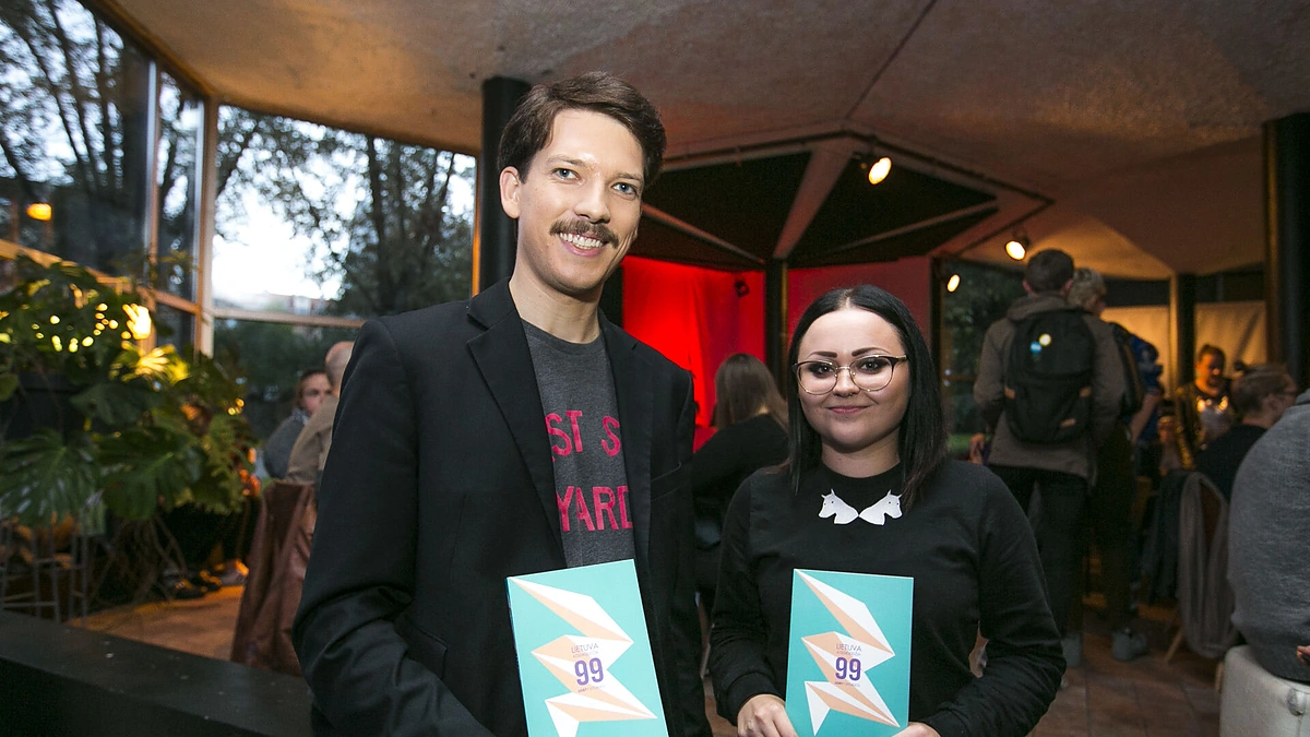 Romo Zabarausko knygos „Lietuva atsiskleidžia: 99 LGBT+ istorijos“ pristatymo akimirka
