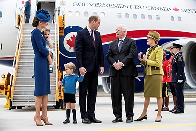 PrincaPrincas Williamas ir hercogienė Catherine su vaikais George'u ir Charlotte