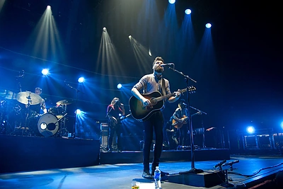 Passenger koncerto akimirka