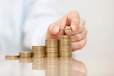 Kaip susigaudyti turtingųjų sąrašų labirintuose? Pokalbis su ekonomiste